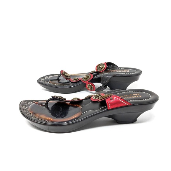 Donald J Pliner Womens 8.5 Red Cosette Medallion Kitten Heel Sandals Slip On - Picture 5 of 8
